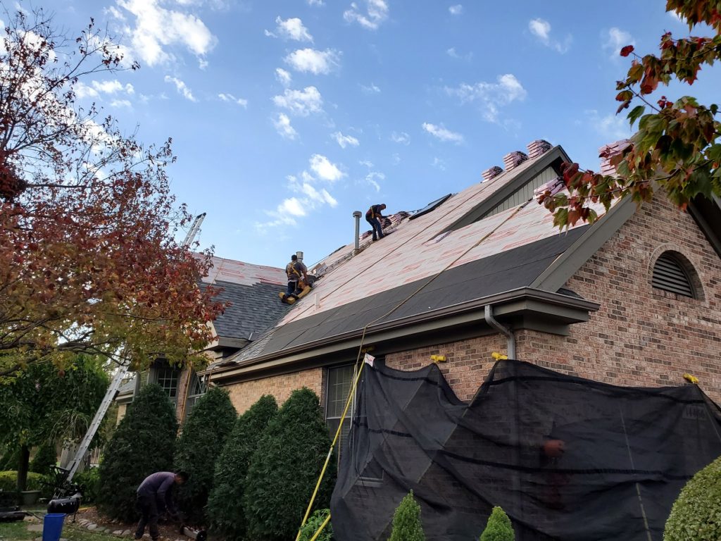 Orland Park roofing contractors install ice and water shield and synthetic underlayment